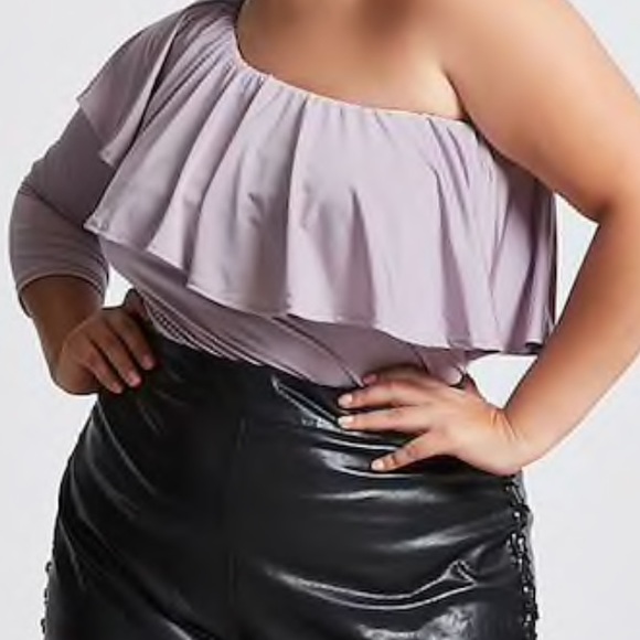 ✨One-Shoulder Top✨ - Picture 4 of 7